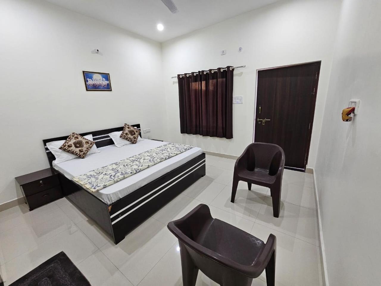 Govind Resort Mathura Bagian luar foto