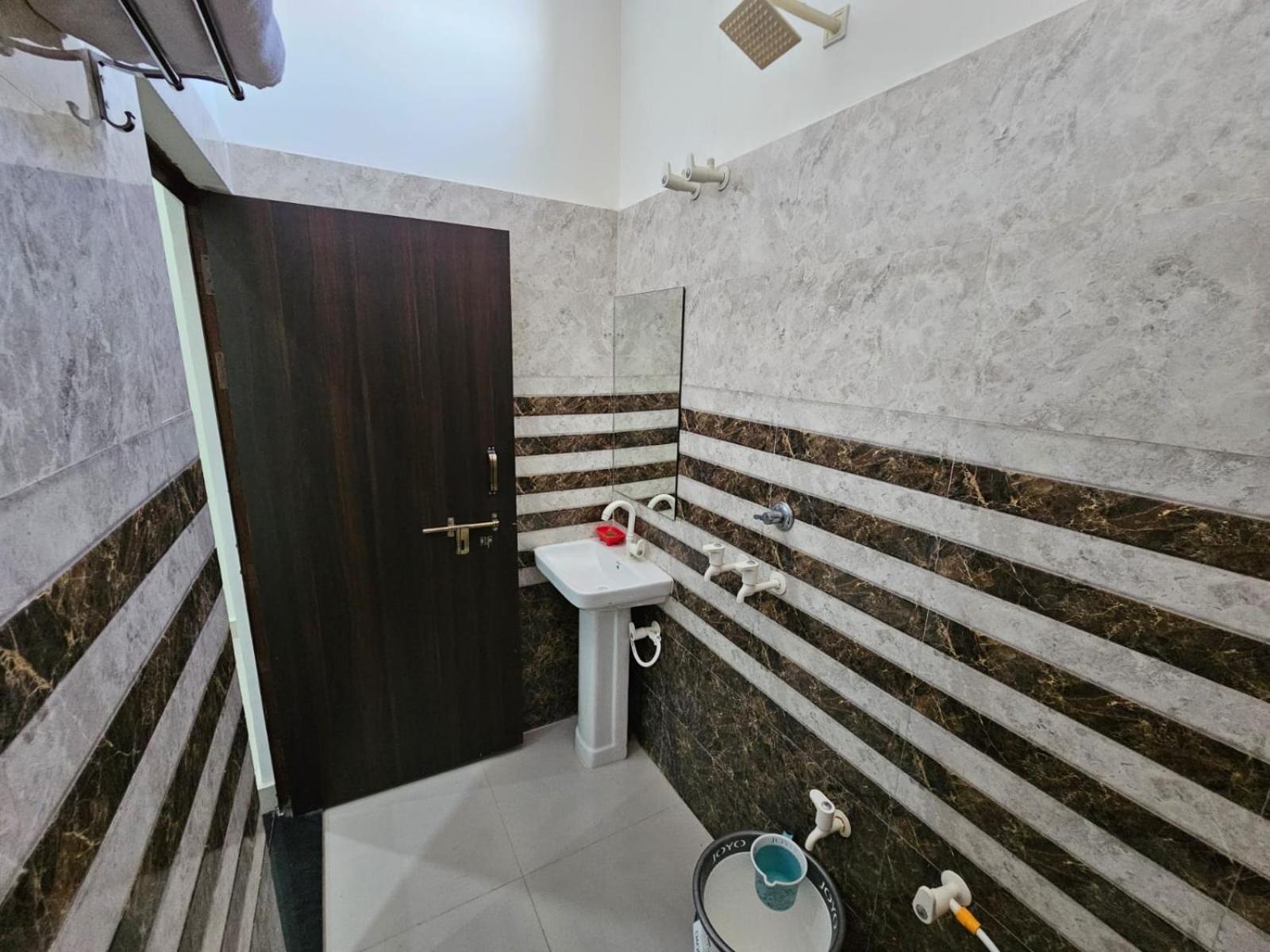 Govind Resort Mathura Bagian luar foto