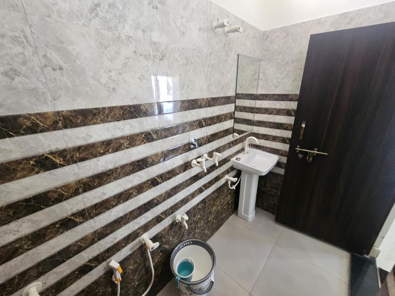 Govind Resort Mathura Bagian luar foto