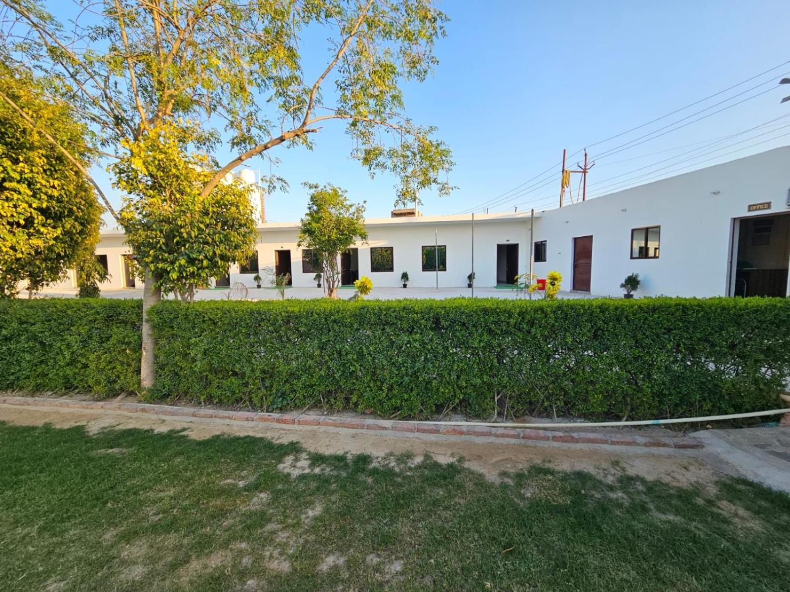 Govind Resort Mathura Bagian luar foto