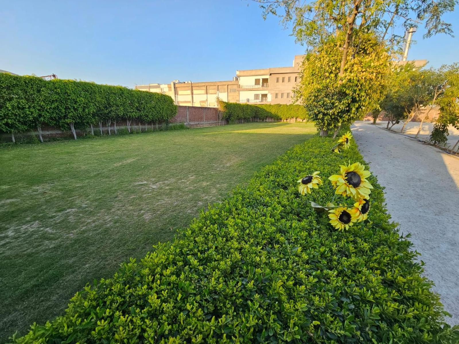 Govind Resort Mathura Bagian luar foto